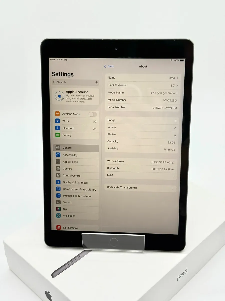 iPad 7th Gen - 32GB - Space Grey - Image 2