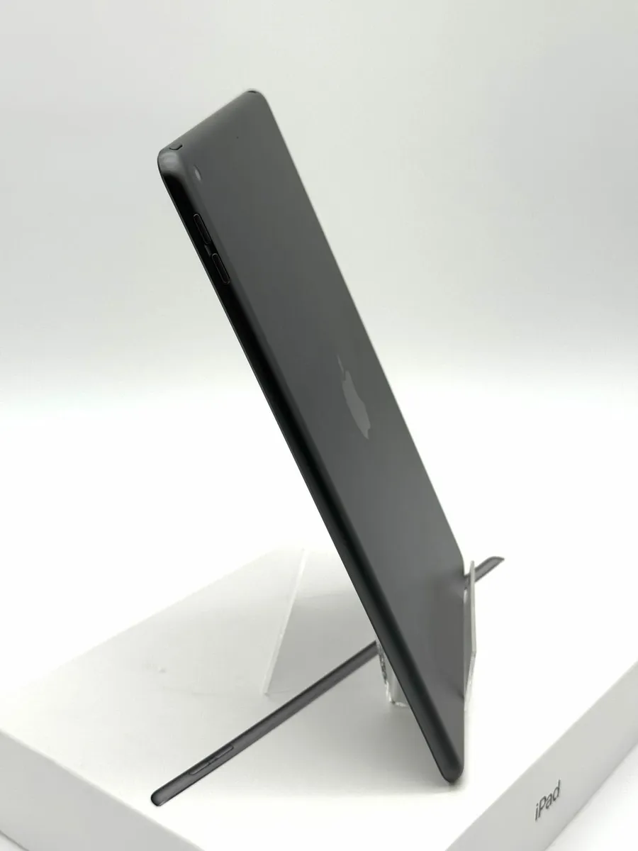 iPad 7th Gen - 32GB - Space Grey - Image 3