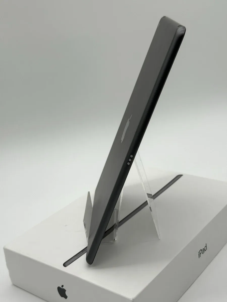 iPad 7th Gen - 32GB - Space Grey - Image 4