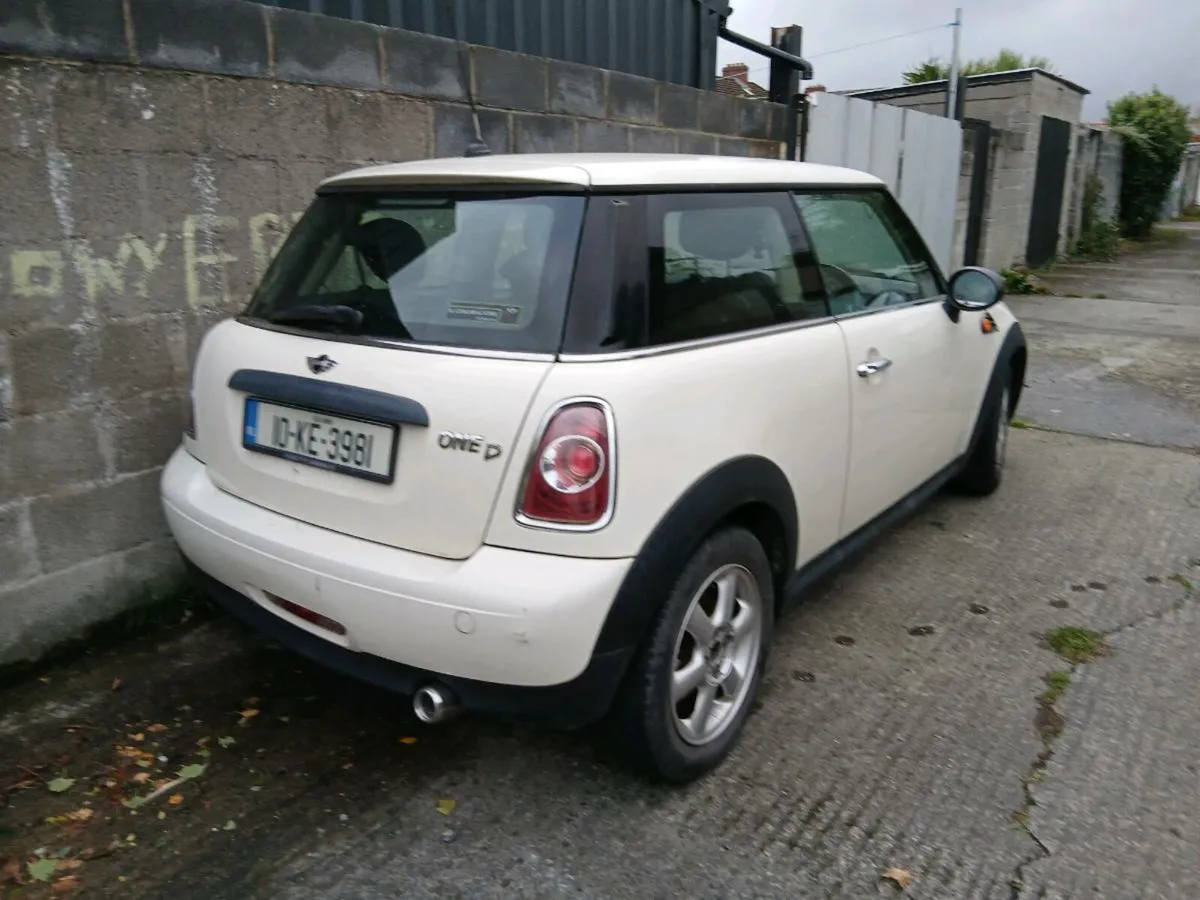 2010 MINI DIESEL - Image 1