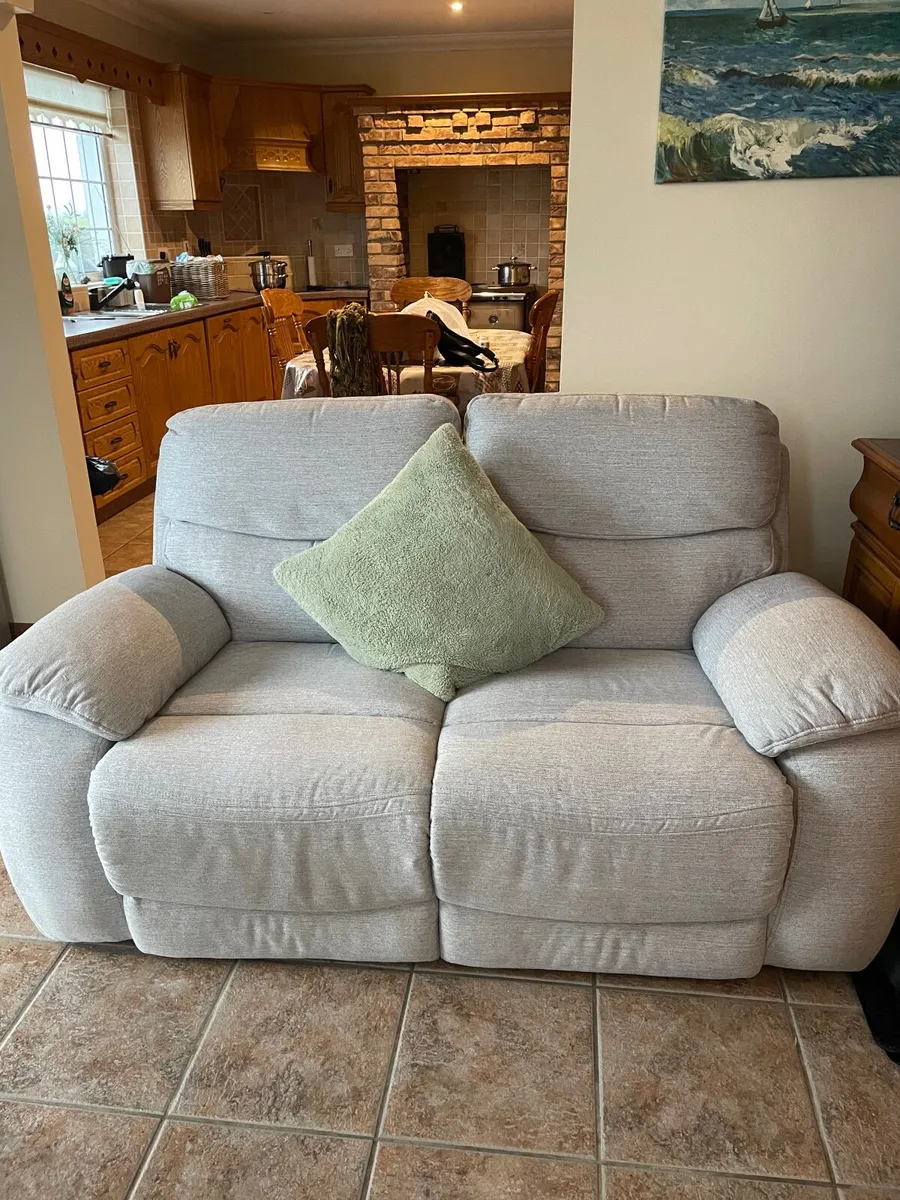 2 seater recliner - Image 1