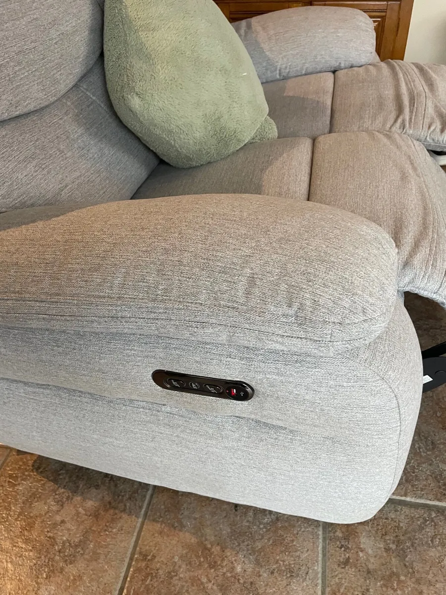 2 seater recliner - Image 3