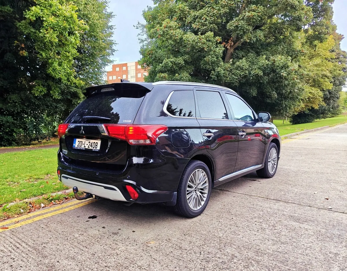 201 Outlander PHEV High spec Instyle - Image 3