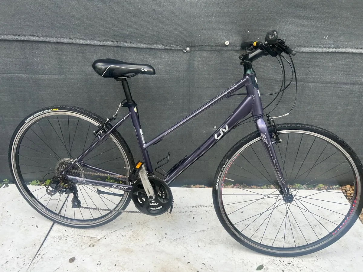 Big sale on this weekend ❗️Giant hybrid bike❗️ - Image 1