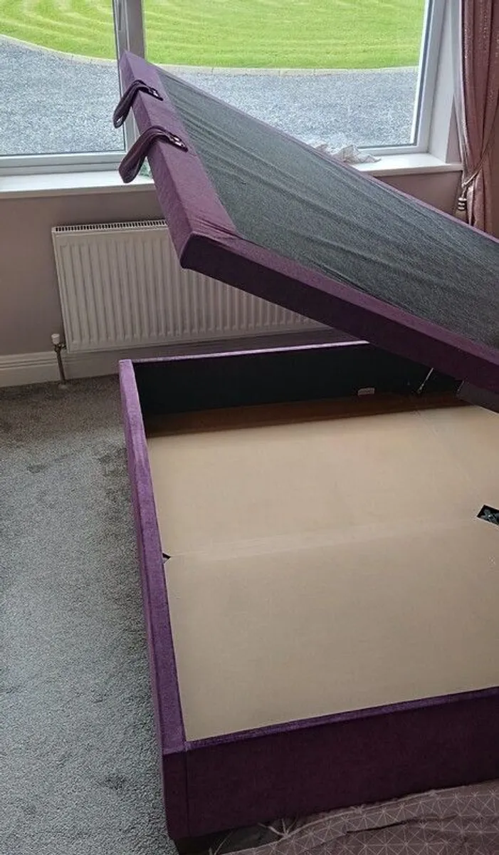 Kingsize ottoman bed - Image 3