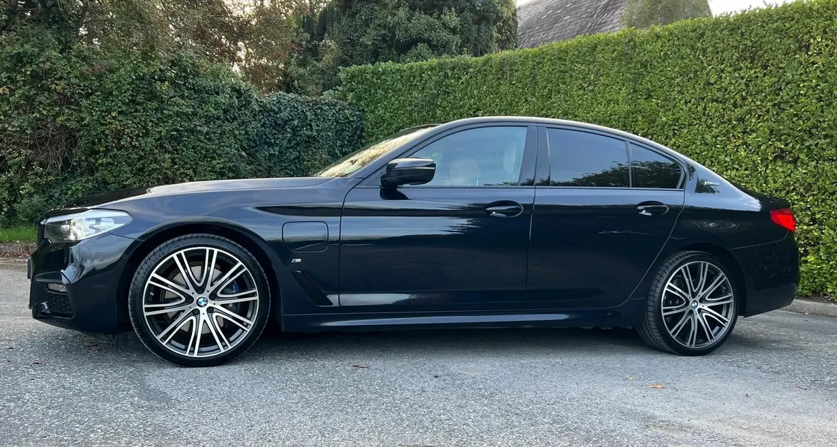 Mint BMW 530e M Sport iPerformance Saloon Hi Spec - Image 1