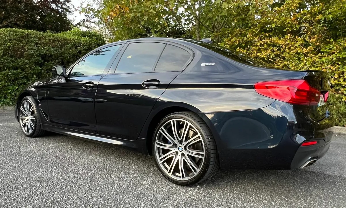 Mint BMW 530e M Sport iPerformance Saloon Hi Spec - Image 2
