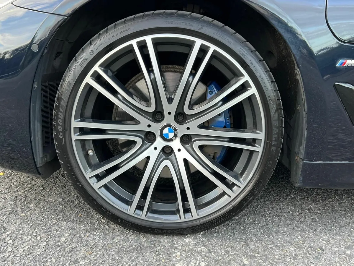 Mint BMW 530e M Sport iPerformance Saloon Hi Spec - Image 4
