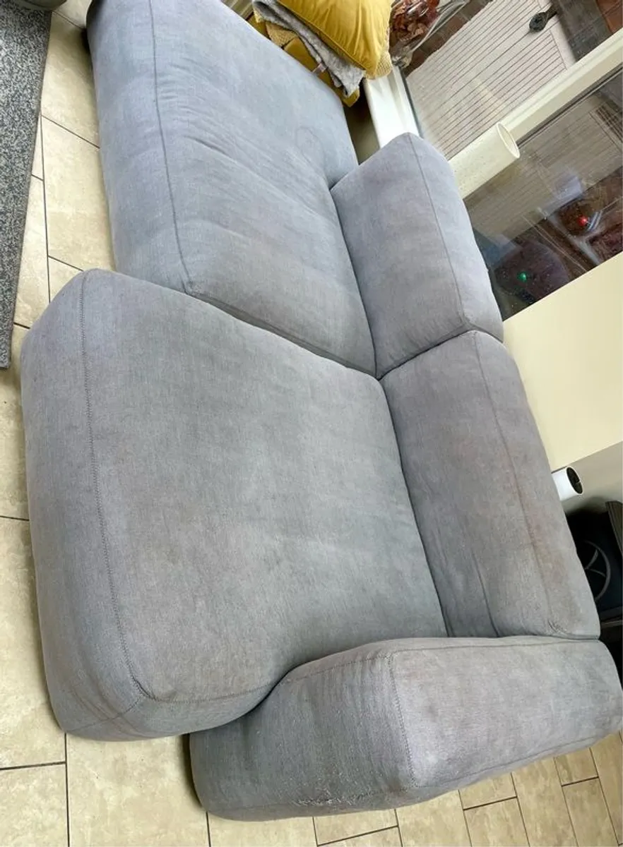 L shaped sofa - Image 1