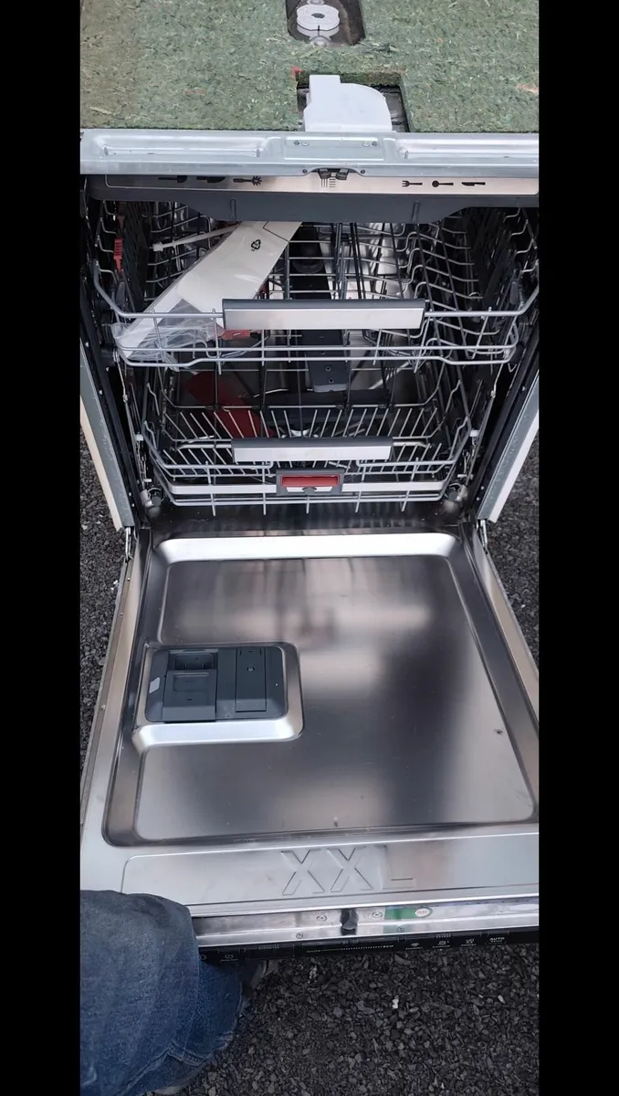 Dishwasher - Image 4