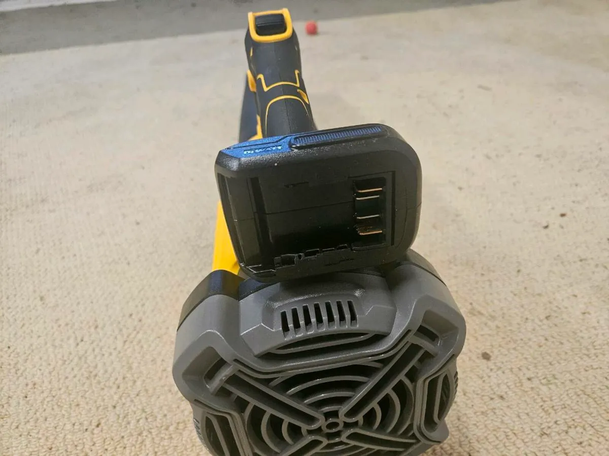 Dewalt Leaf Blower - Brand New - Image 3