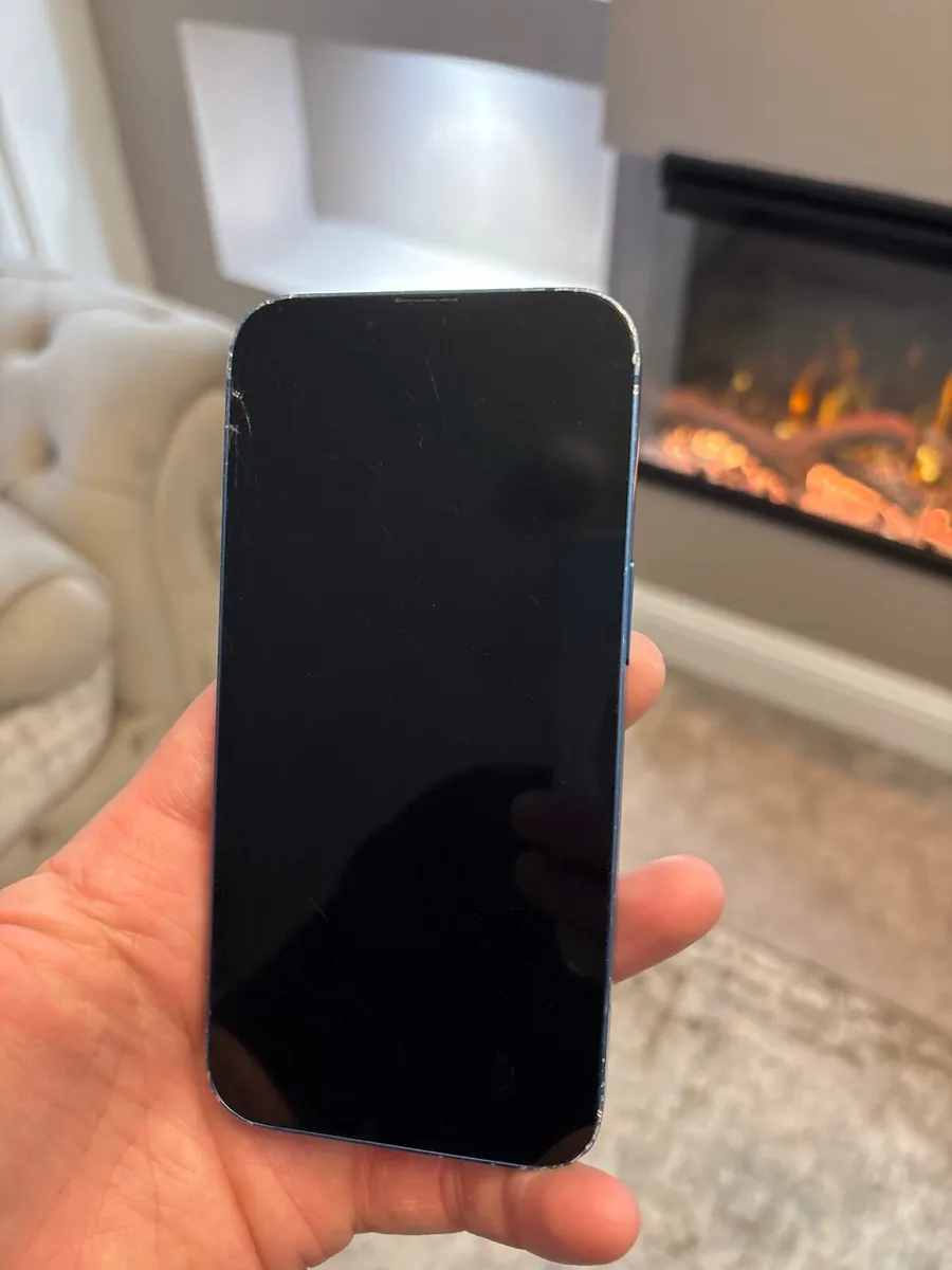 iPhone 13 blue sim free 128GB blue battery 89% - Image 4