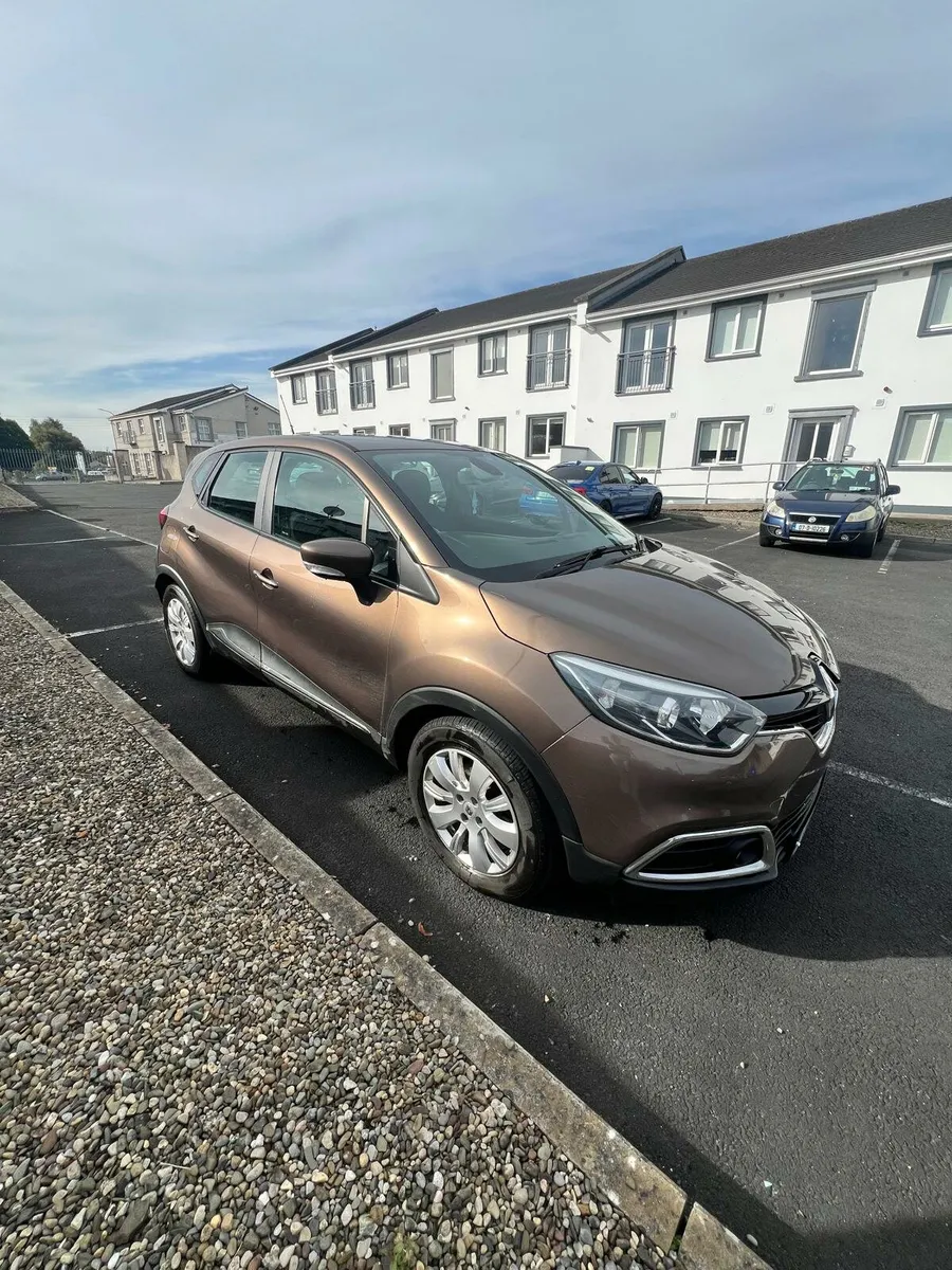 2015 Renault Captur - Image 2