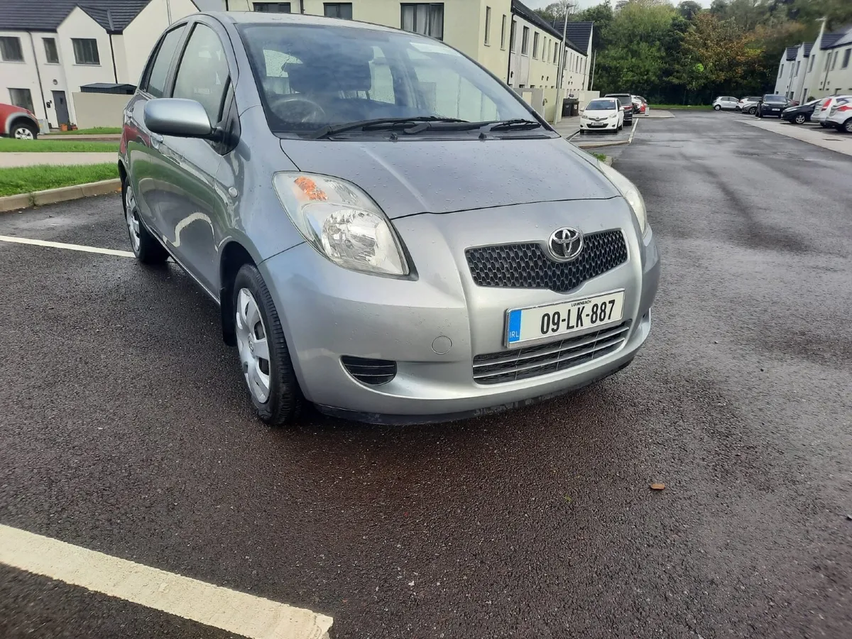 Toyota Yaris 2009 (54,000km) - Image 1