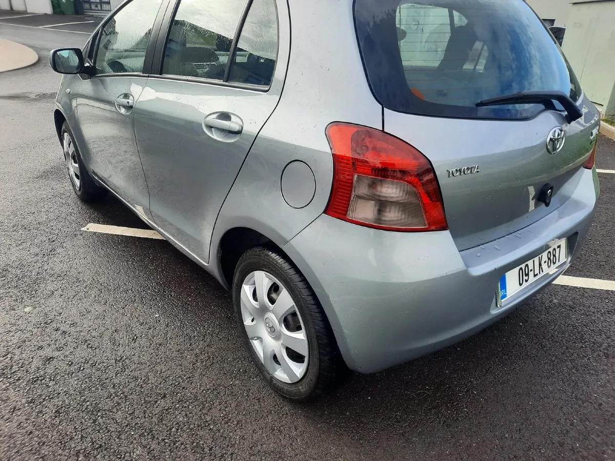 Toyota Yaris 2009 (54,000km) - Image 4