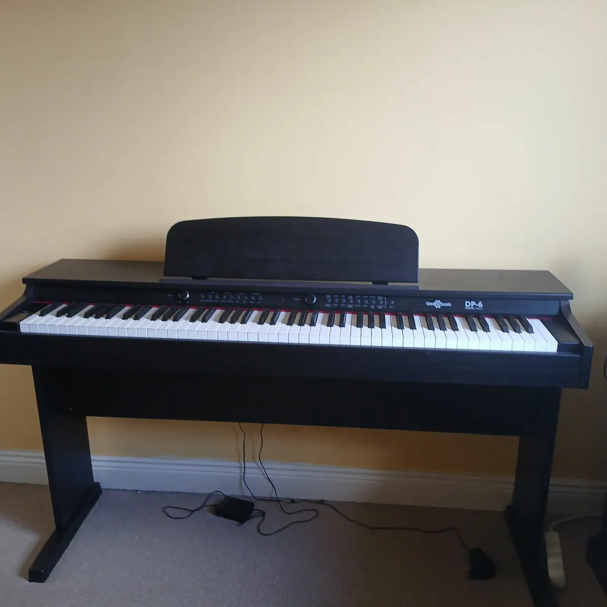 Electronic Keyboard - Gear4Music