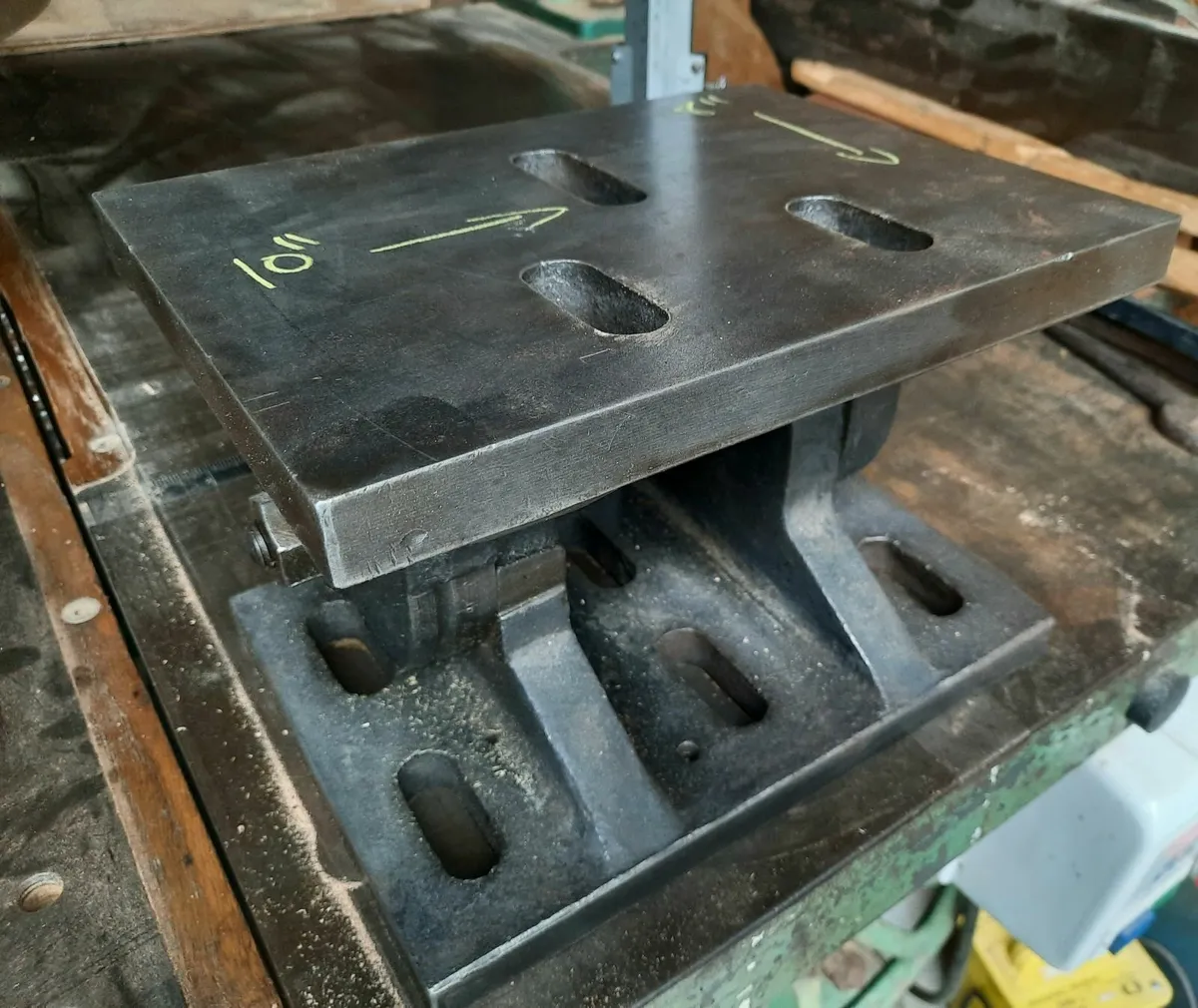 Heavy duty tilting angle plate - Image 2