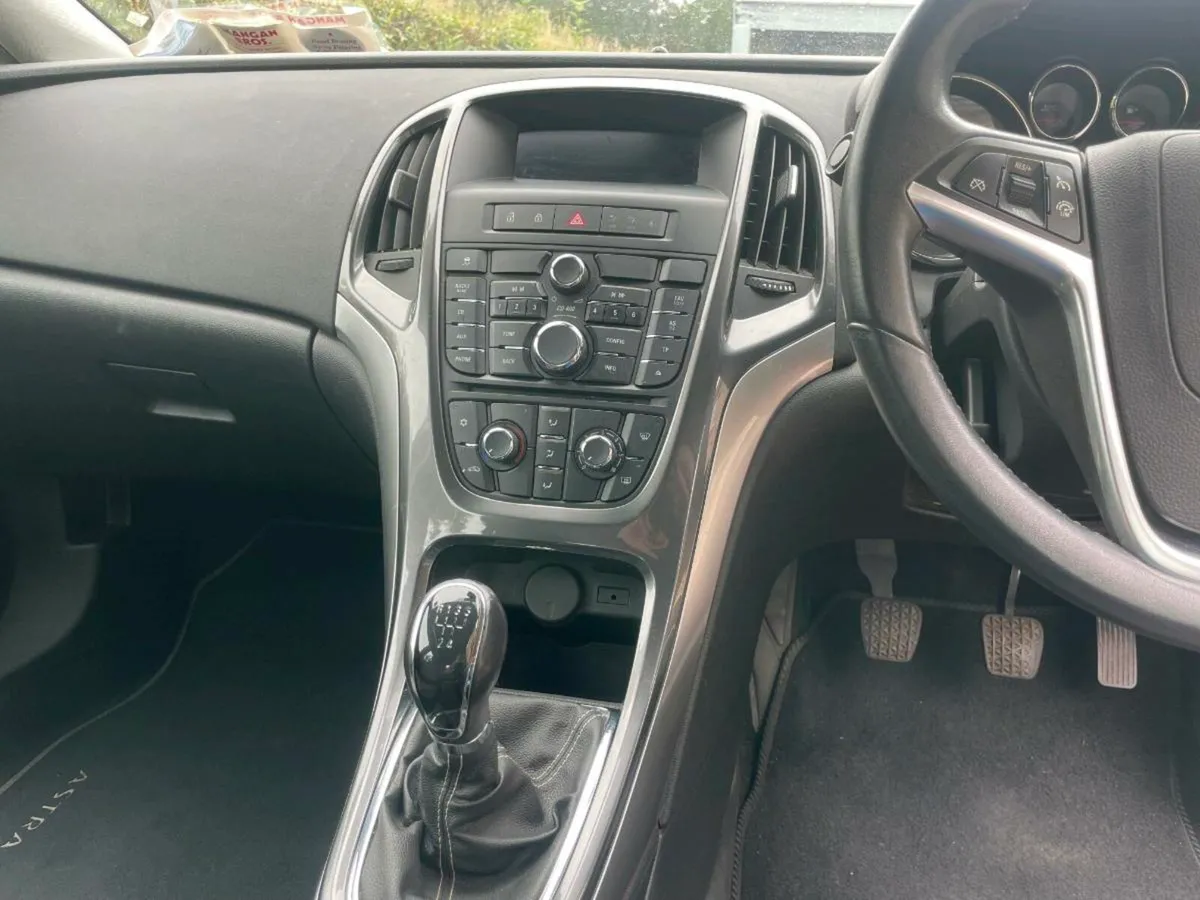 Opel Astra (2013) 1.3 CDT1 - Image 4