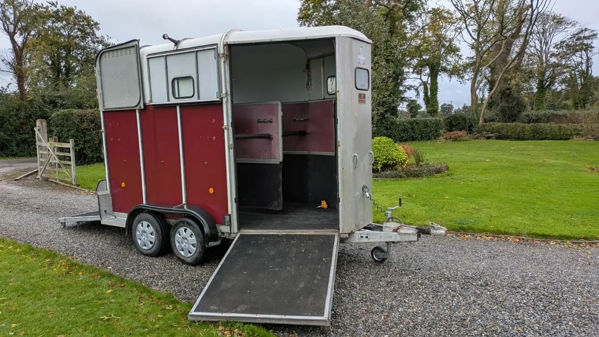 Ifor Williams 510 Horsebox - Image 1