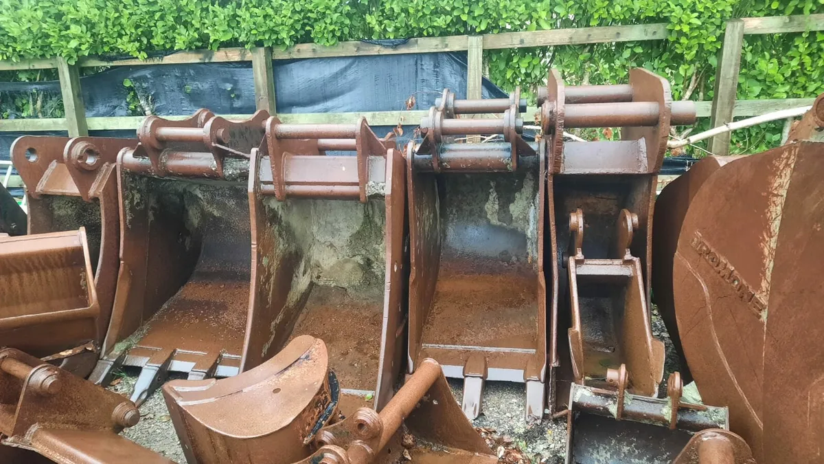 Buckets- wide range - suitable many machines- - Image 4