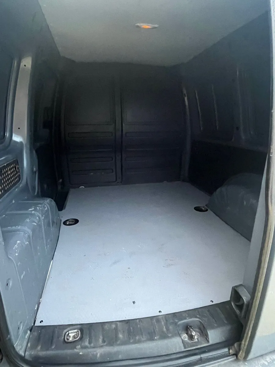 2017 VW Caddy - Image 4