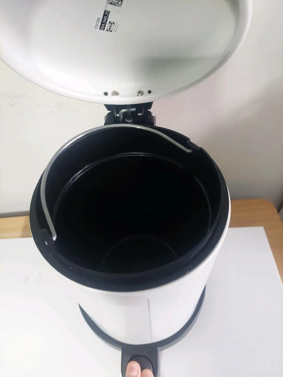 4l Toilet bin with lid / Ikea - Image 3
