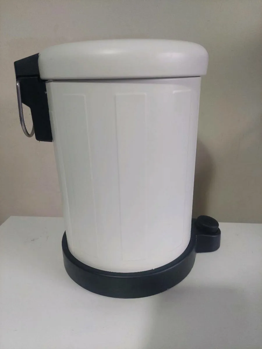 4l Toilet bin with lid / Ikea - Image 4
