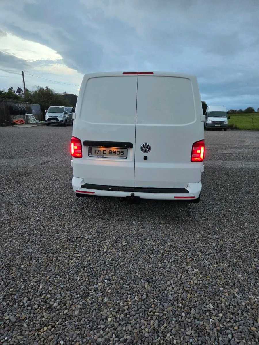 Volkswagen Transporter LWB 150BHP 6 Speed - Image 4