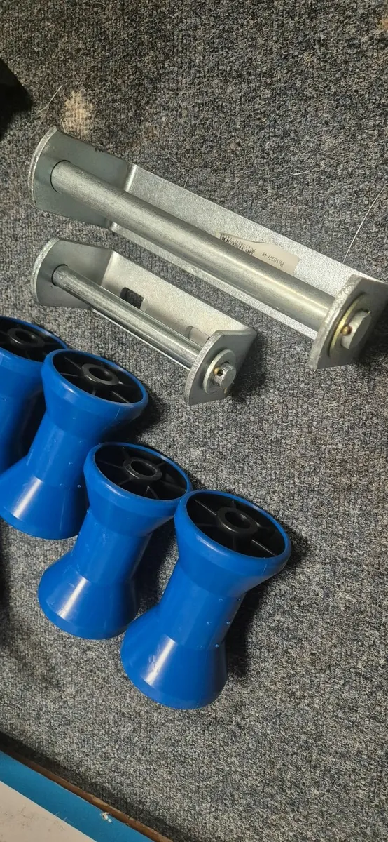 Lake boat Blue 5in keel rollers €8 each