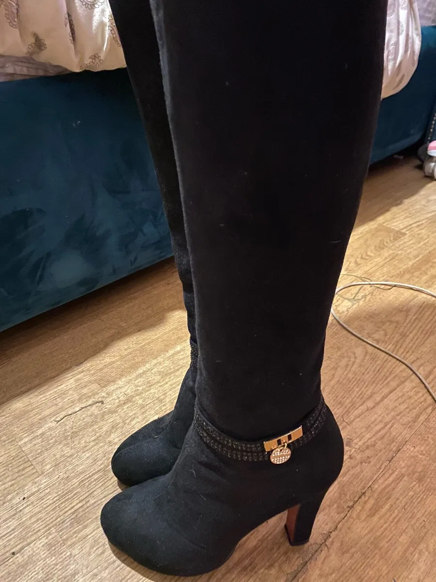 Black and Red Boots - Image 3