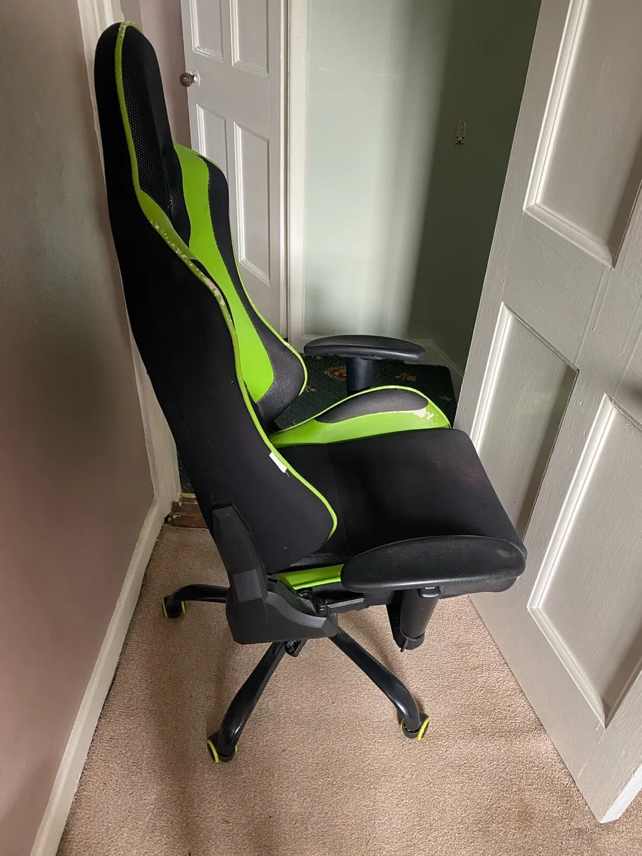 Gaming Chair - Image 1
