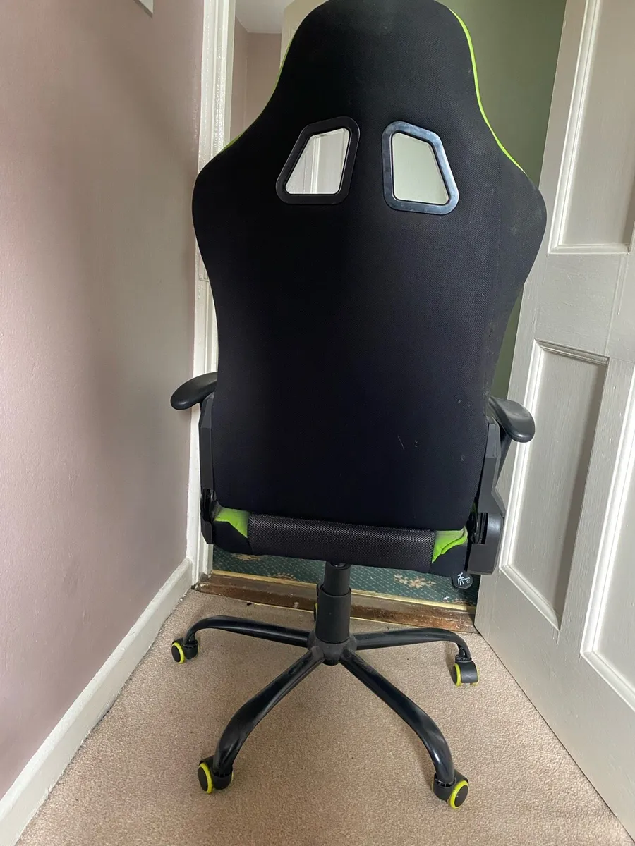 Gaming Chair - Image 4
