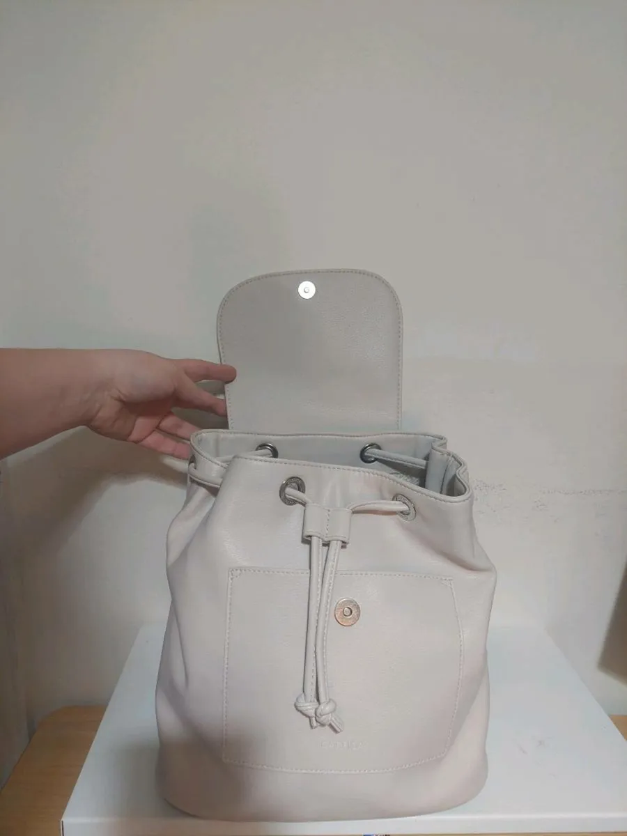 Carpisa white backpack - Image 2