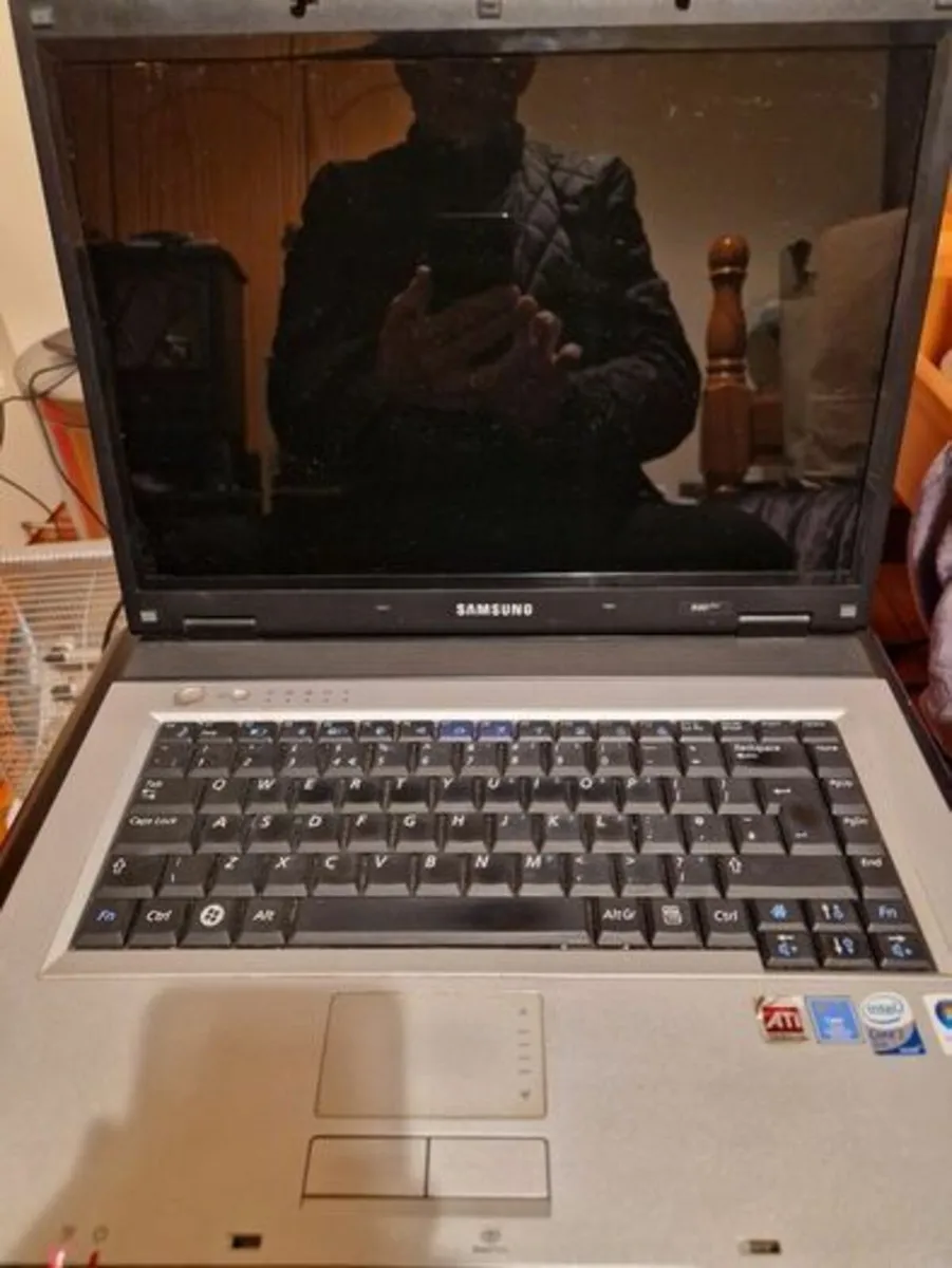 Samsung R40+ Plus Laptop,  Windows 7 - Image 1