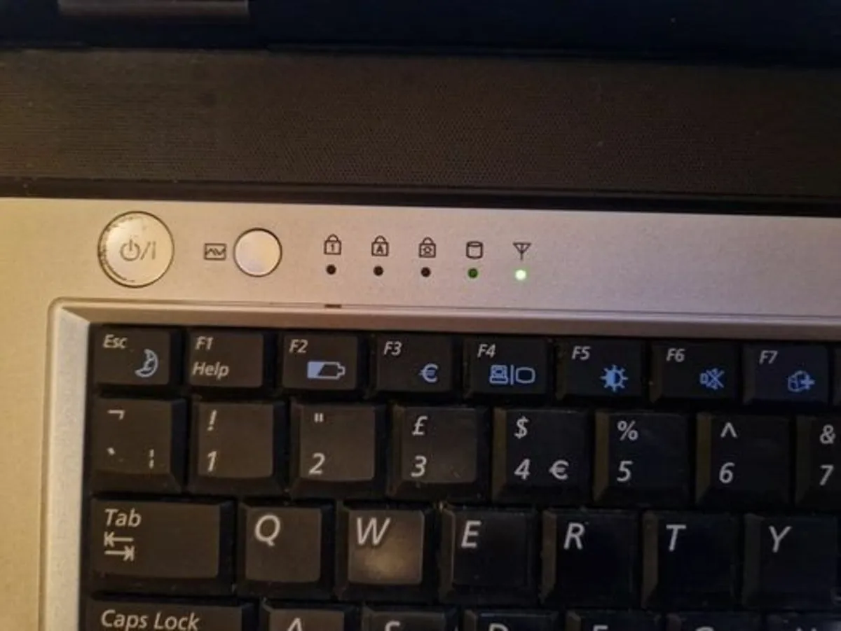 Samsung R40+ Plus Laptop,  Windows 7 - Image 4