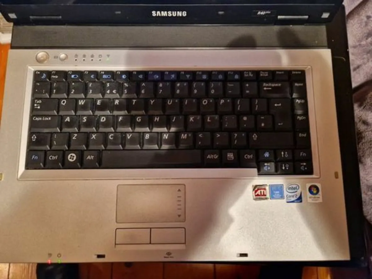 Samsung R40+ Plus Laptop,  Windows 7 - Image 2