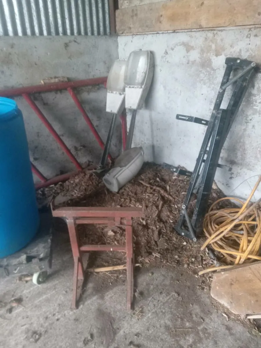 Selection of tools - Image 2