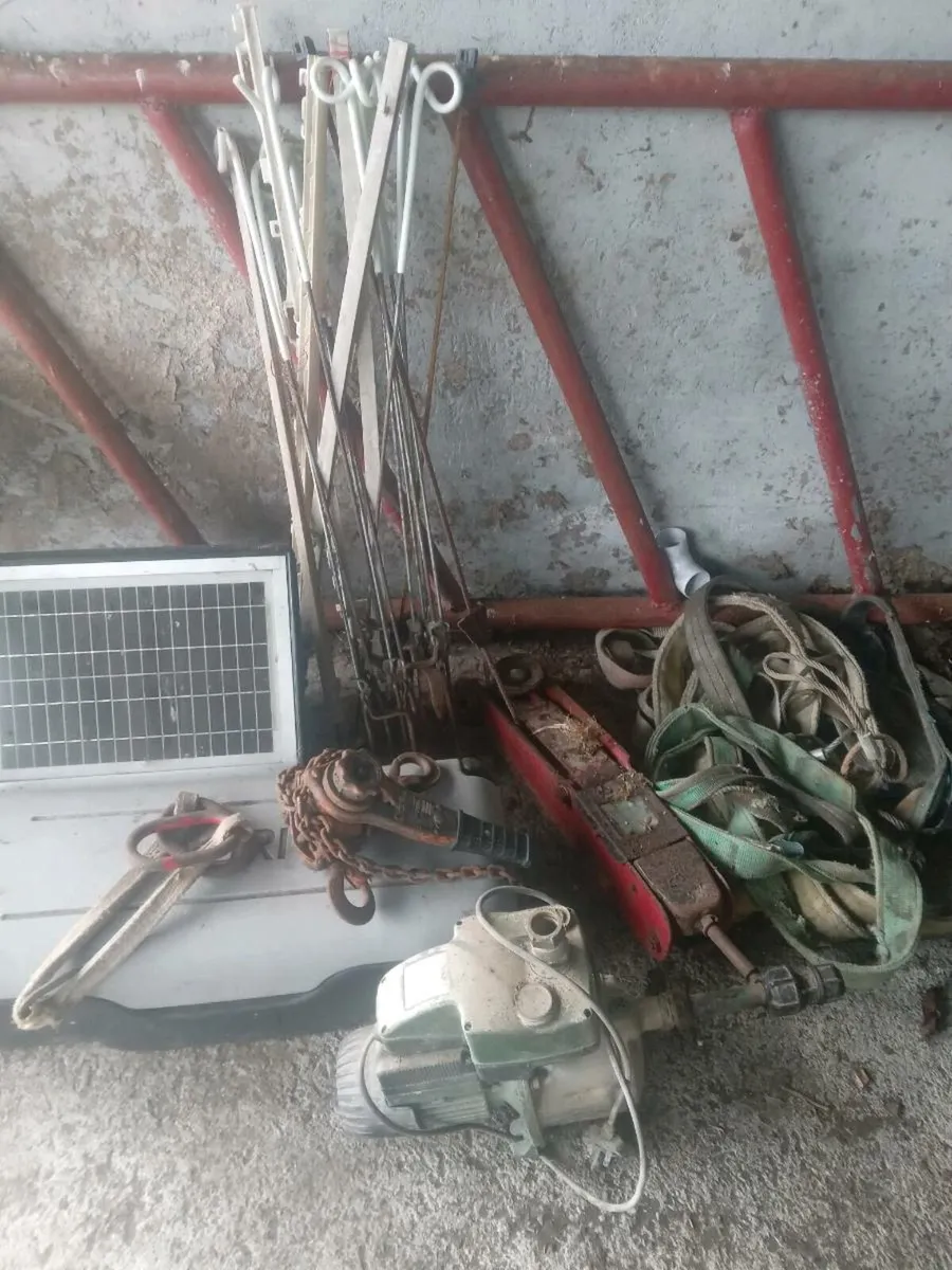 Selection of tools - Image 3