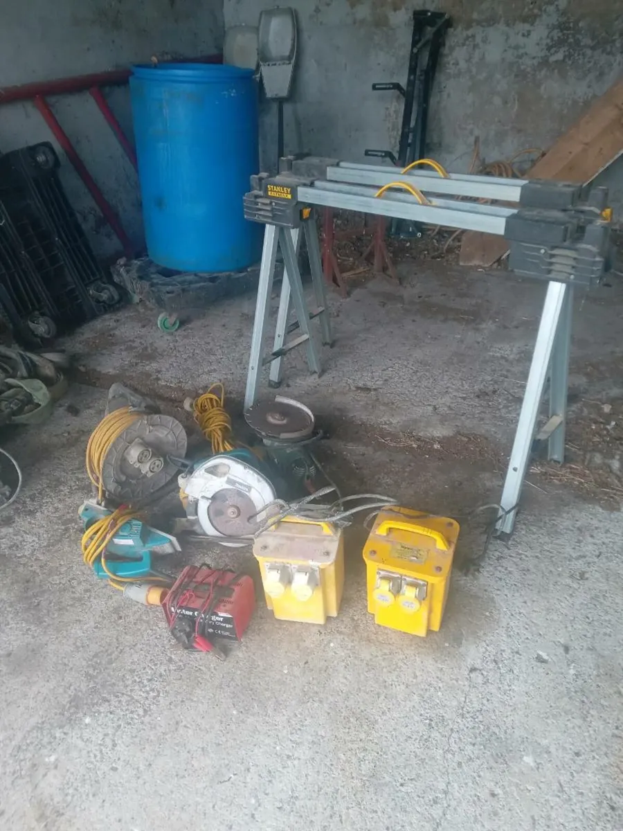 Selection of tools - Image 1