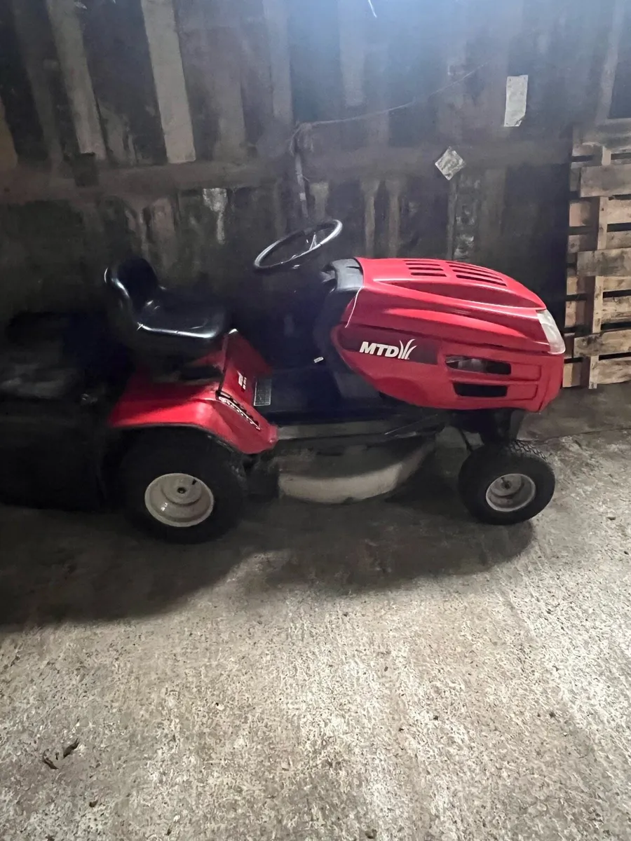 Ride on mower - Image 1
