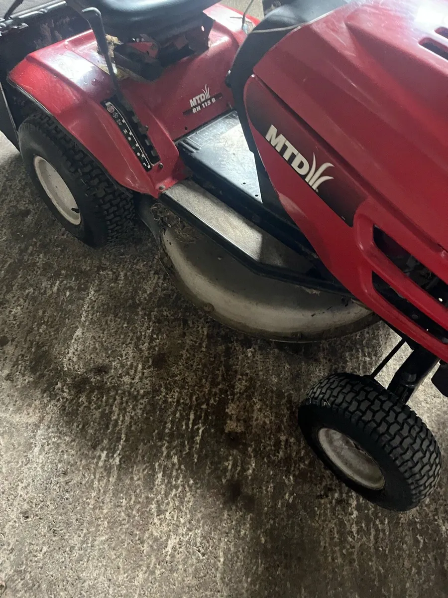 Ride on mower - Image 2
