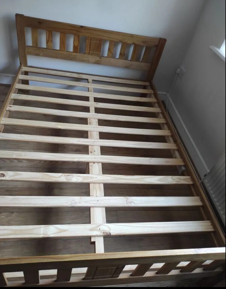 Beautiful 4 Ft 6” Wooden Double Bed Frame - Image 2
