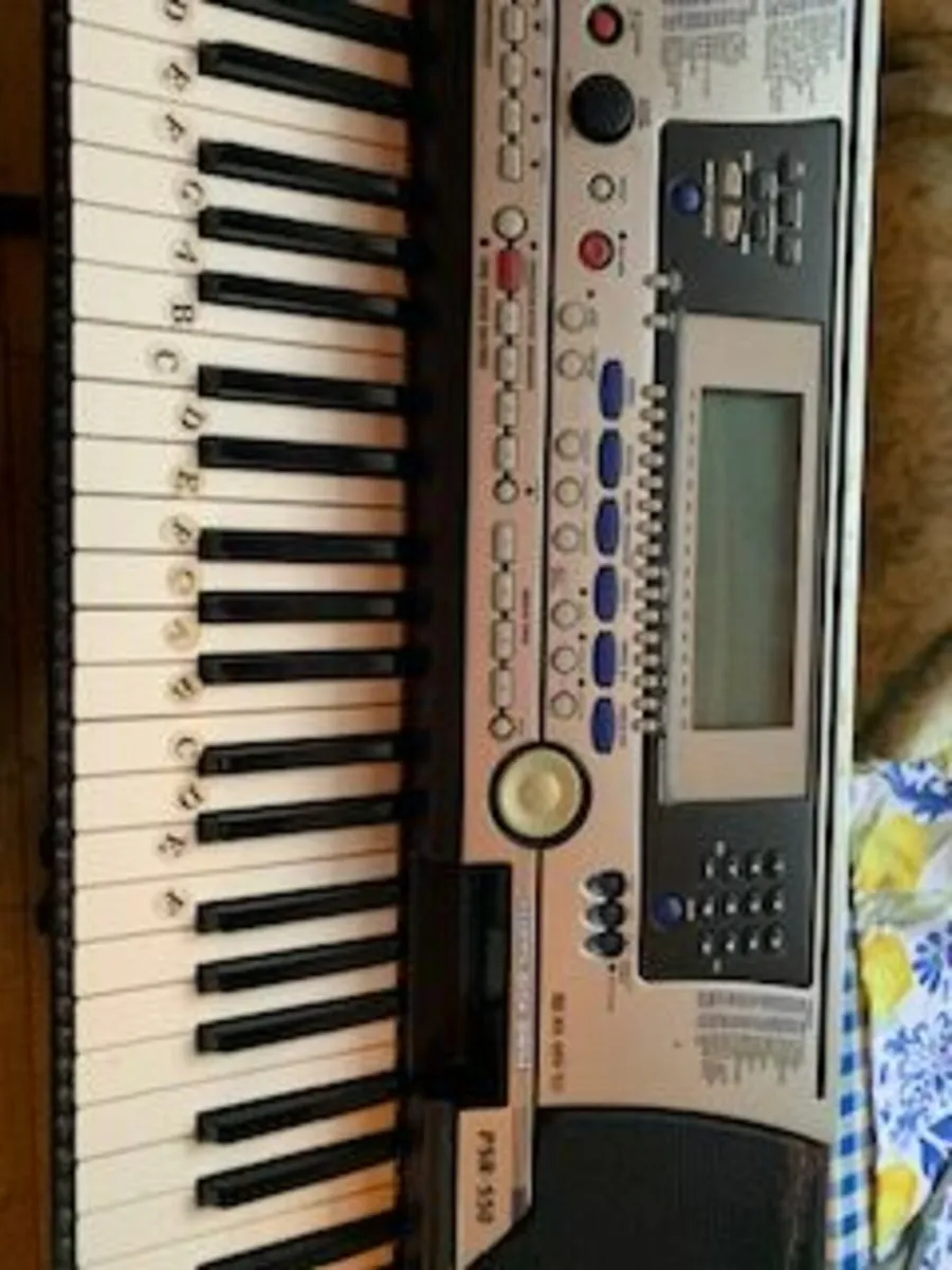 Yamaha keyboard  PSR550 - Image 2