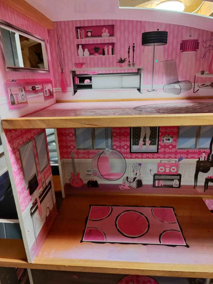 Doll house - Image 2