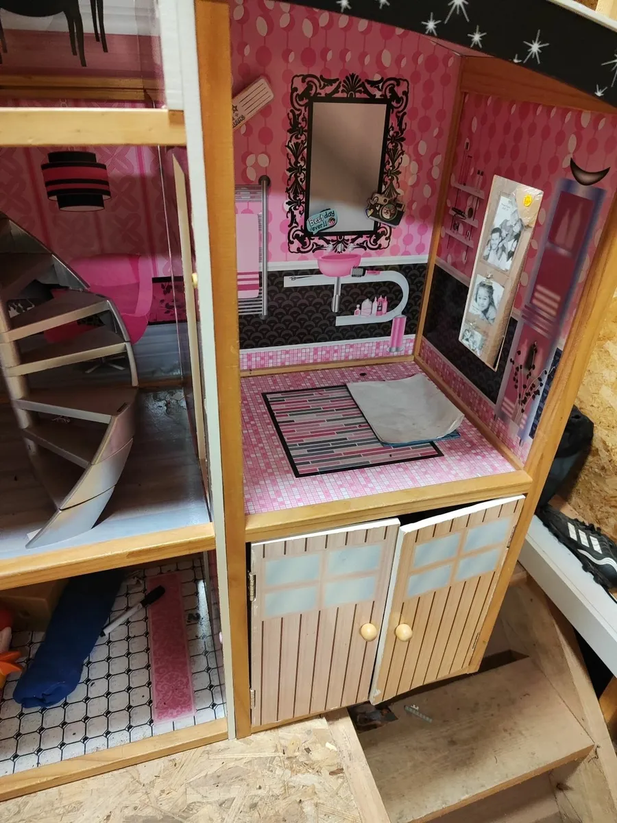 Doll house - Image 3