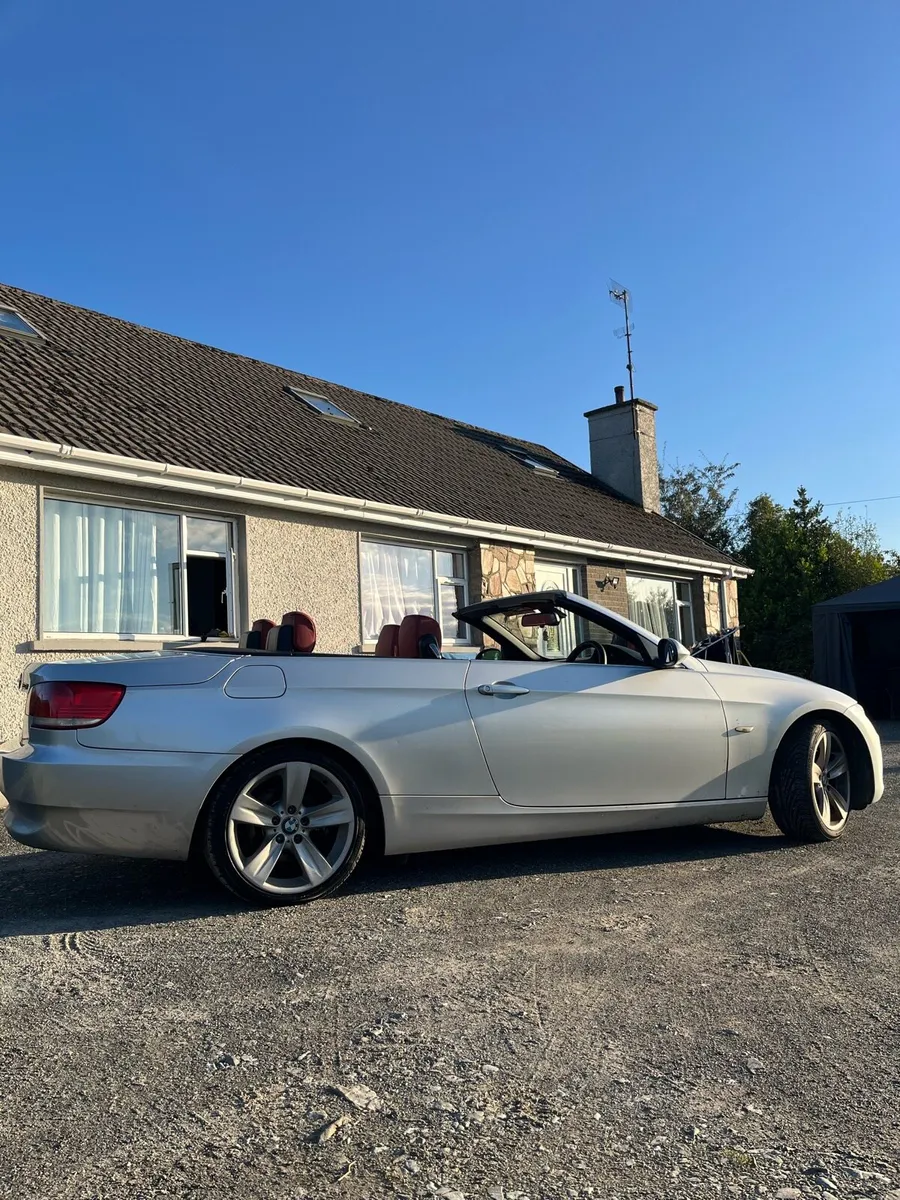 BMW E93 2.0(automatic) - Image 2
