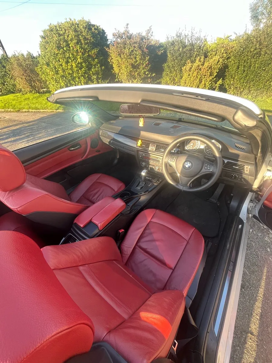 BMW E93 2.0(automatic) - Image 4