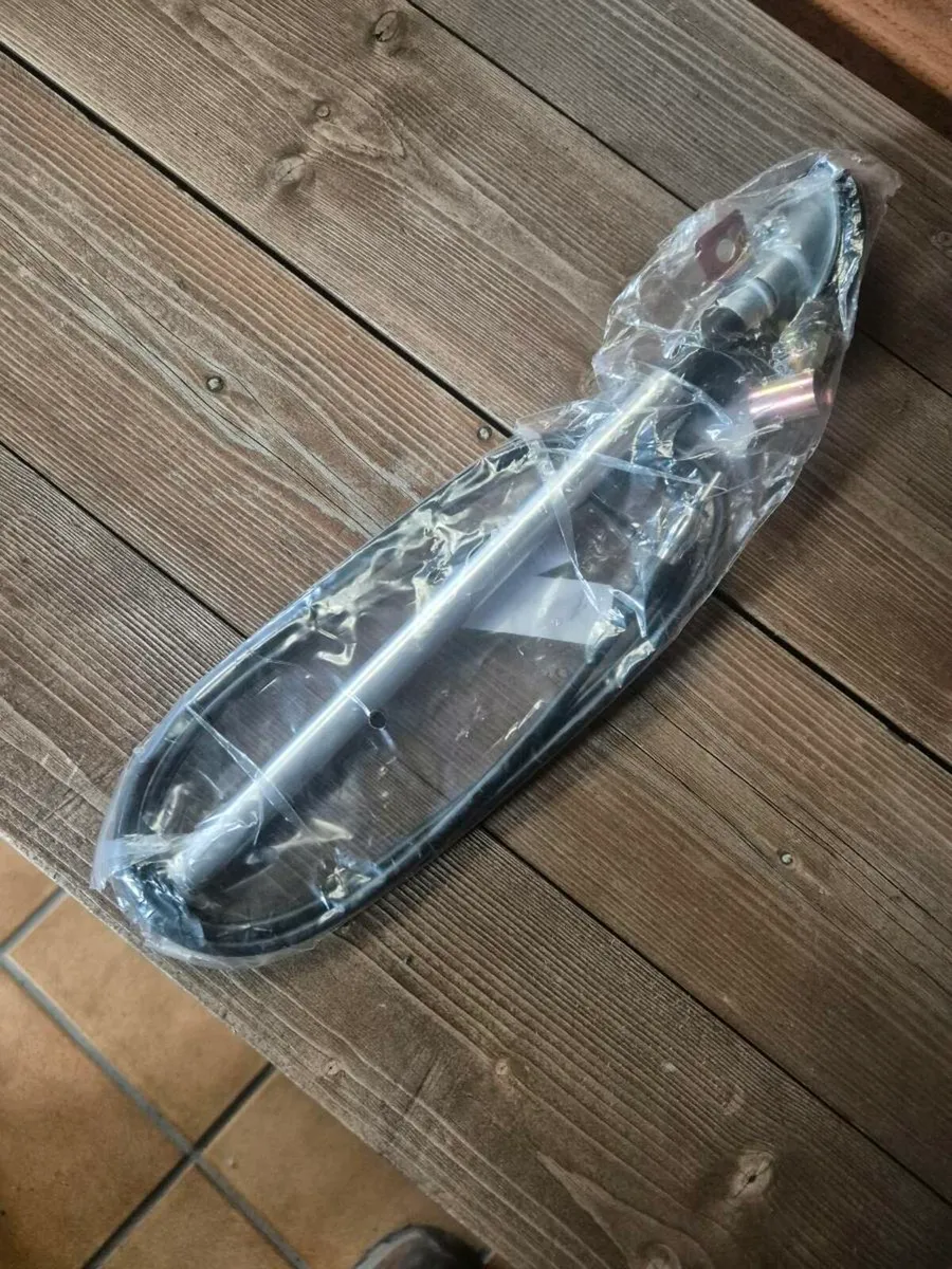 Bmw  Wheel and Tyre and new Aerial  Toyota Hilux - Image 4