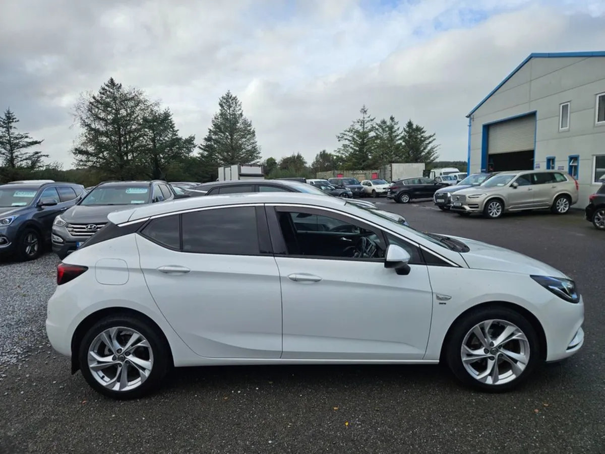 Vauxhall Astra 1.4 SRI 99BHP 5DR - Image 2