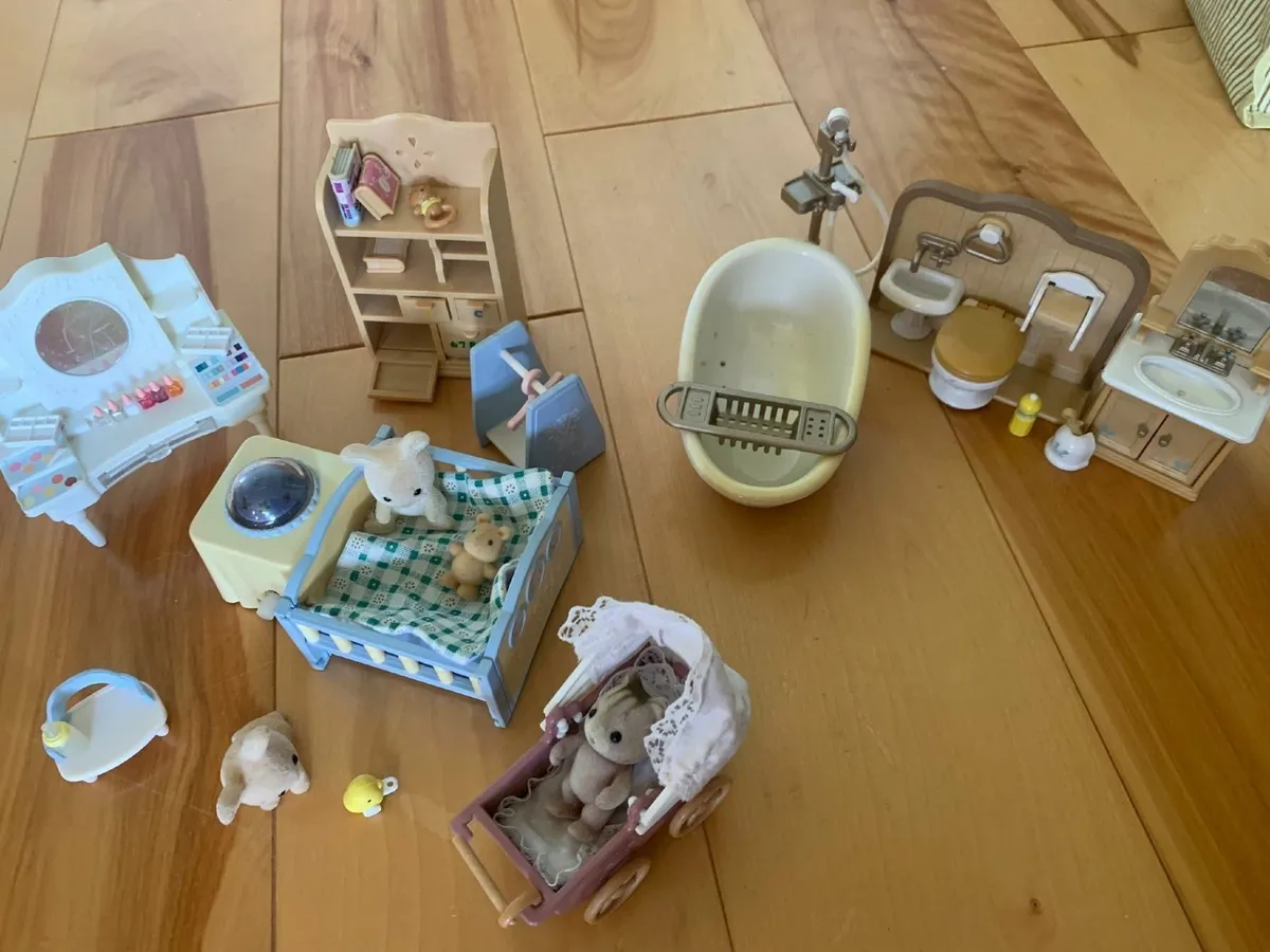 Sylvanian Families Bundle - Image 4
